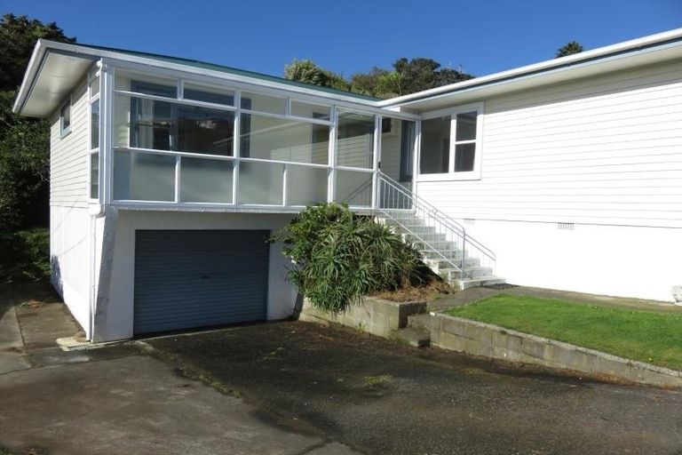 Photo of property in 10 Saville Row, Johnsonville, Wellington, 6037