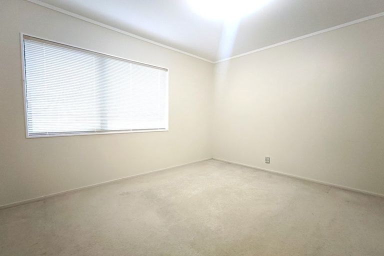 Photo of property in 1/6 Winifred Avenue, Bayview, Auckland, 0629