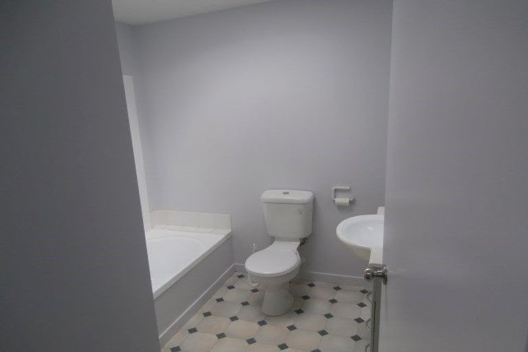 Photo of property in 2/407 Barbadoes Street, Christchurch Central, Christchurch, 8013