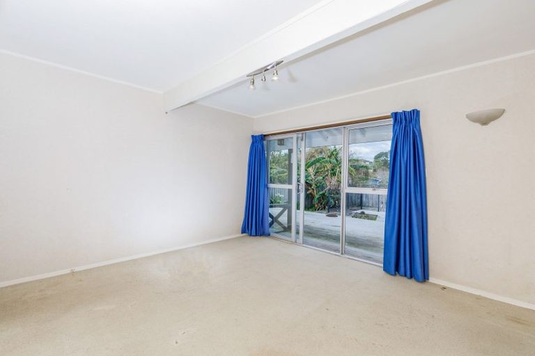 Photo of property in 33 Meadowvale Avenue, Forrest Hill, Auckland, 0620