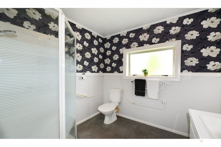 Photo of property in 43 Harris Street, Waimate, 7924