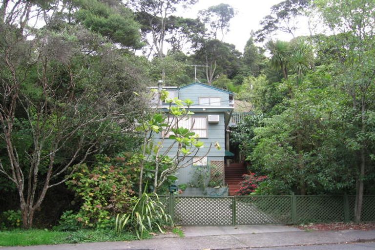 Photo of property in 28 Takahe Road, Titirangi, Auckland, 0604