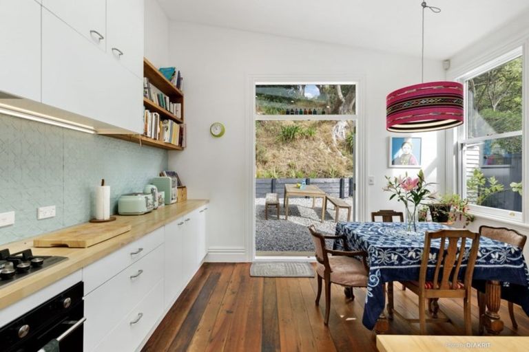 Photo of property in 6 Russell Terrace, Newtown, Wellington, 6021