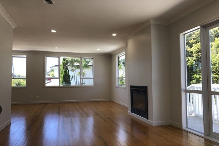 Photo of property in 704a East Coast Road, Pinehill, Auckland, 0632