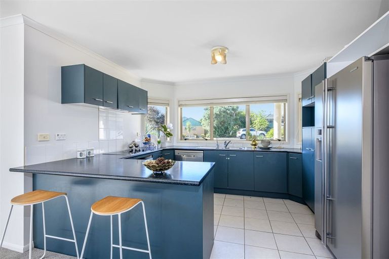 Photo of property in 8 Brookwood Drive, Henderson, Auckland, 0612