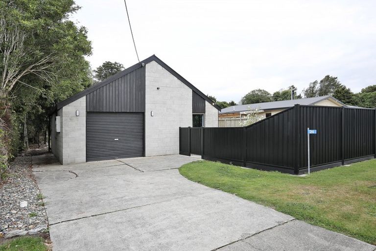 Photo of property in 24 John Street, Otatara, Invercargill, 9879