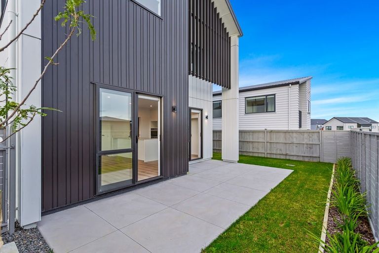Photo of property in 20 Port Way, Rosehill, Papakura, 2113