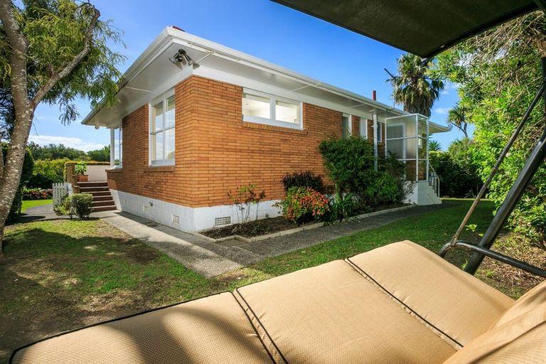 Photo of property in 2/43 Northumberland Avenue, Belmont, Auckland, 0622