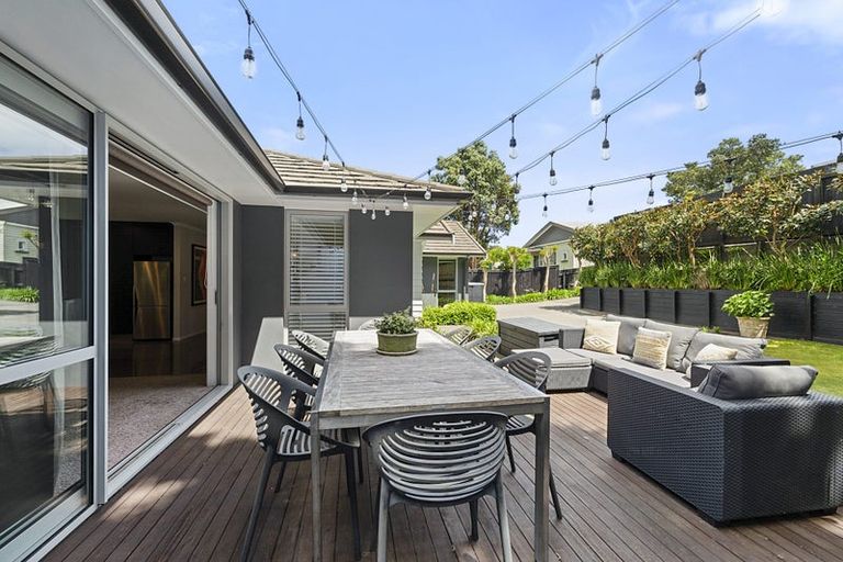 Photo of property in 83a Young Street, New Plymouth, 4310