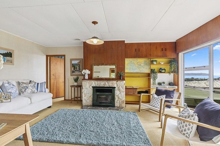 Photo of property in 15 Spur Grove, Titahi Bay, Porirua, 5022