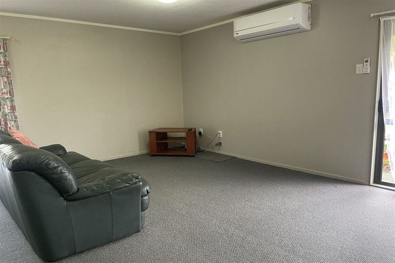 Photo of property in 29 Awaroa Road, Sunnyvale, Auckland, 0612