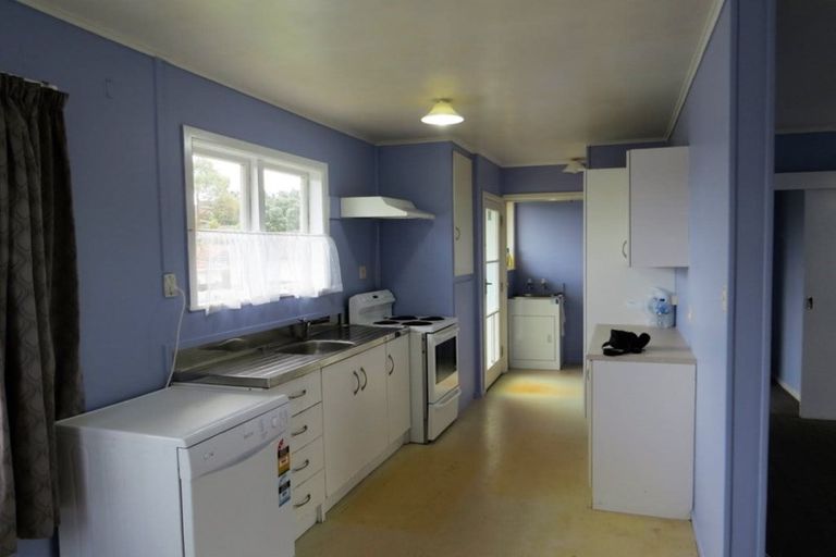 Photo of property in 17 Vina Place, Massey, Auckland, 0614