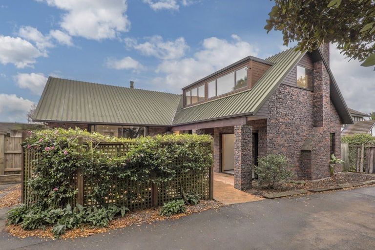 Photo of property in 86a Memorial Avenue, Ilam, Christchurch, 8053