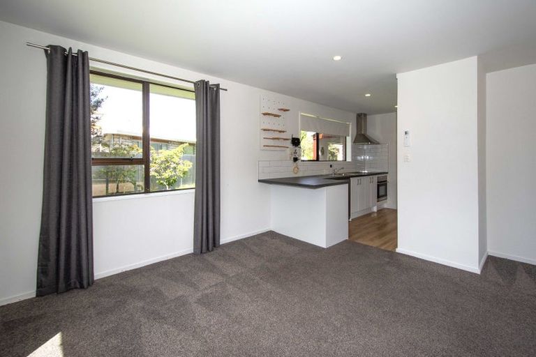 Photo of property in 9 Momorangi Crescent, Redwood, Christchurch, 8051
