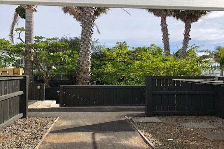 Photo of property in 7/72 Kitchener Road, Milford, Auckland, 0620