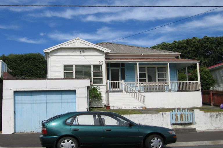 Photo of property in 6 Melrose Road, Island Bay, Wellington, 6023