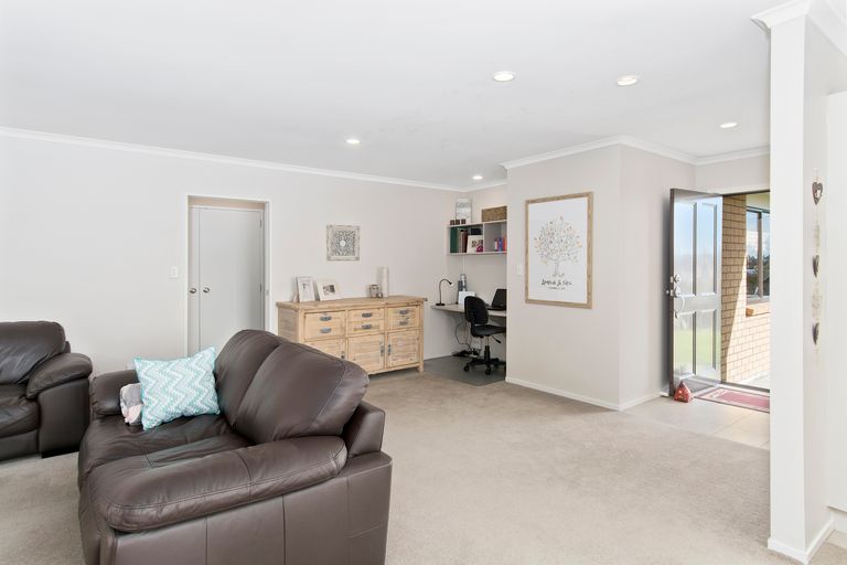 Photo of property in 39 Danny Place, Pyes Pa, Tauranga, 3112