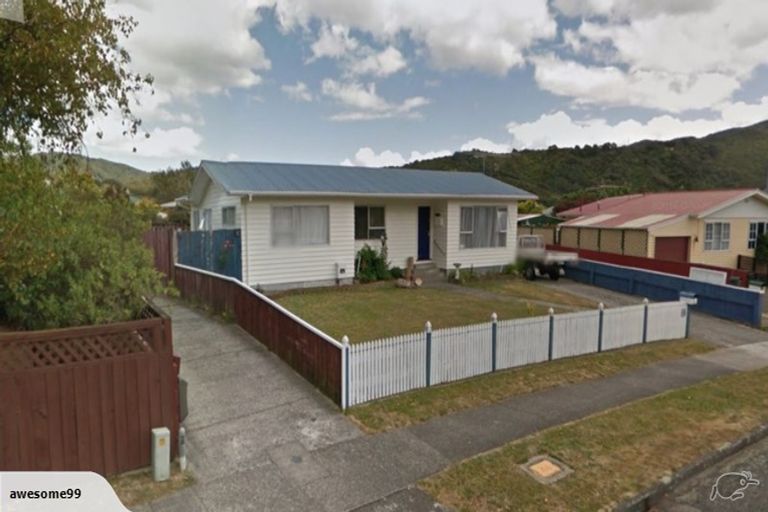 Photo of property in 11 Berkeley Road, Wainuiomata, Lower Hutt, 5014