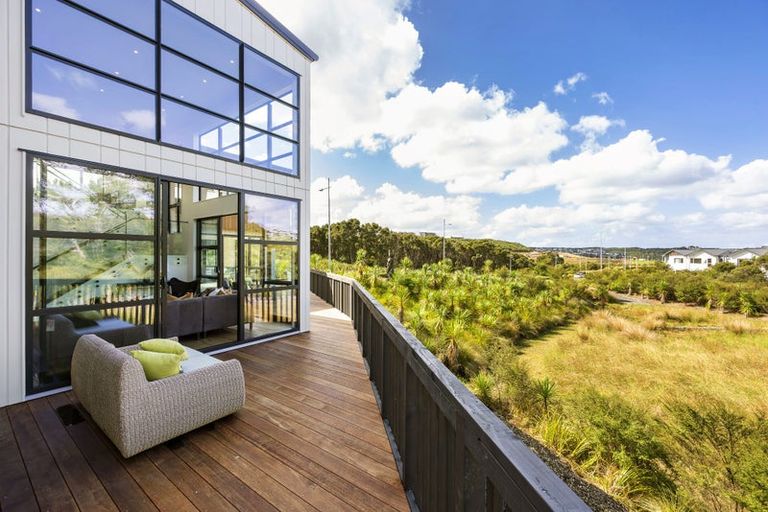 Photo of property in 101 Glenvar Ridge Road, Long Bay, Auckland, 0630