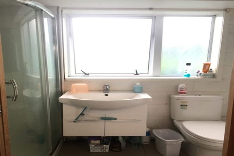 Photo of property in 15 Hauraki Crescent, Pinehill, Auckland, 0632