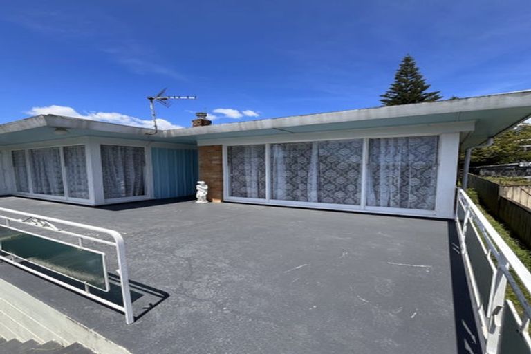 Photo of property in 90 Coronation Road, Mangere Bridge, Auckland, 2022