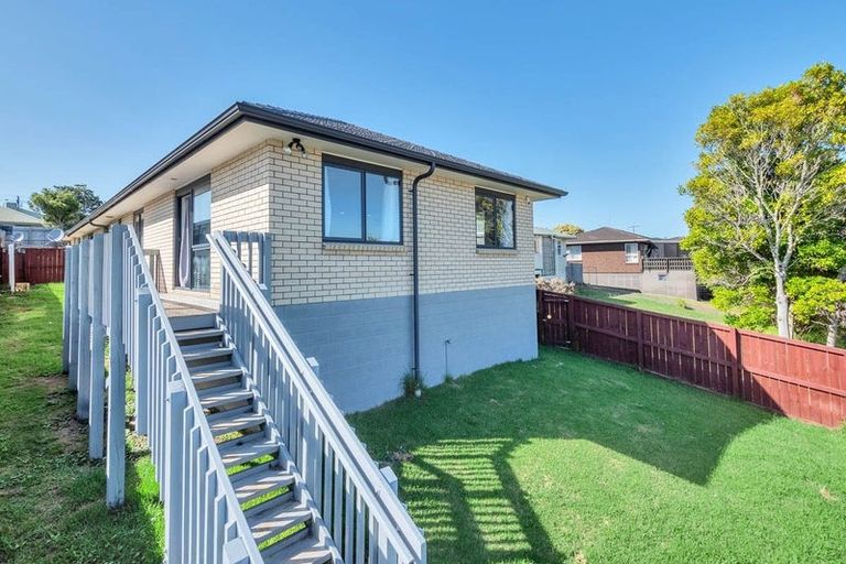 Photo of property in 86 Farquhar Road, Glendene, Auckland, 0602