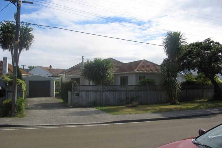 Photo of property in 1 Riverside Drive, Waiwhetu, Lower Hutt, 5010