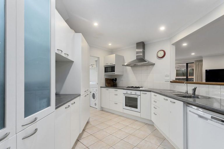 Photo of property in 26a Niccol Avenue, Narrow Neck, Auckland, 0624