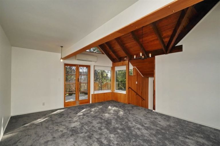 Photo of property in 4 Ball Lane, Redcliffs, Christchurch, 8081