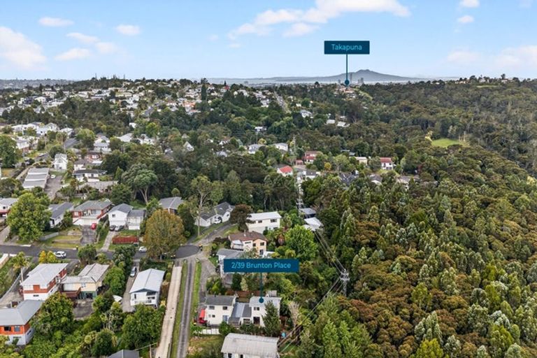 Photo of property in 2/39 Brunton Place, Glenfield, Auckland, 0629