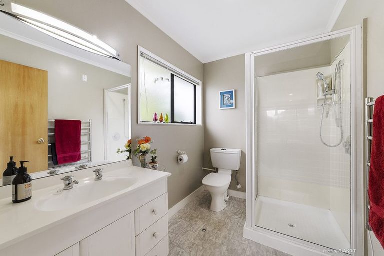 Photo of property in 14 Longmont Terrace, Churton Park, Wellington, 6037