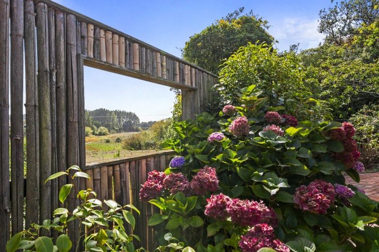 Photo of property in 273 Parewanui Road, Bulls, 4894