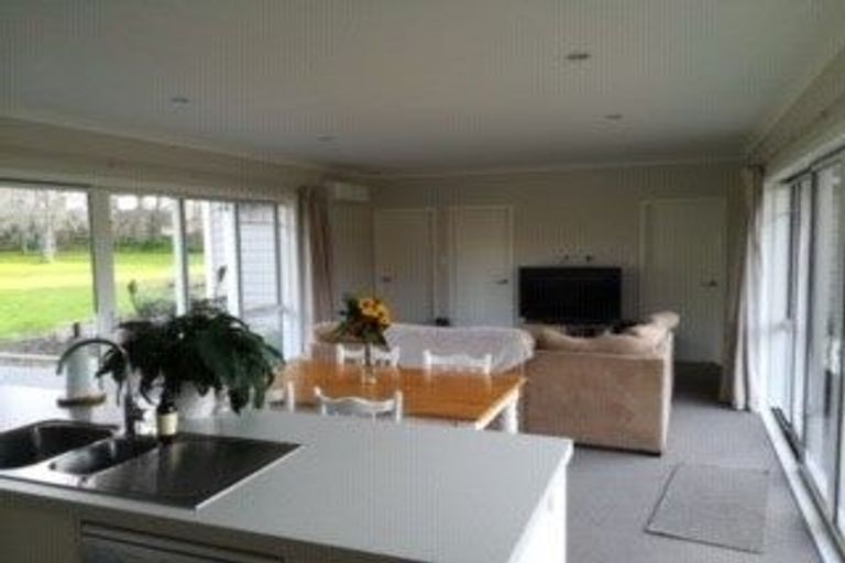 Photo of property in 3 Royal Oaks Lane, Newstead, Hamilton, 3286