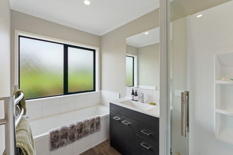 Photo of property in 40 Kristin Place, Manakau, Levin, 5573