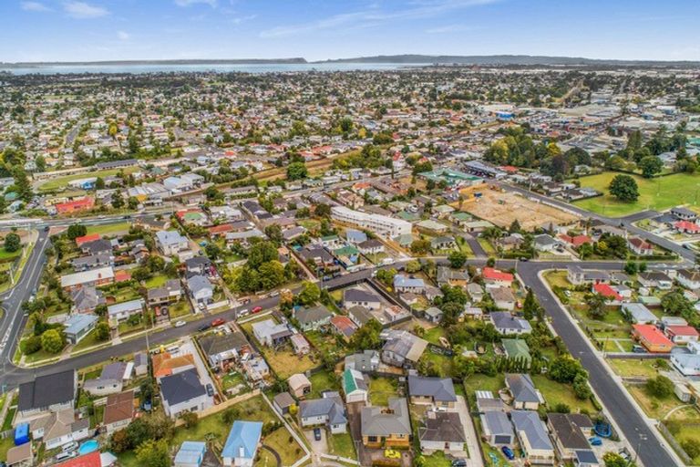 Photo of property in 3 Bowen Street, Manurewa East, Auckland, 2102