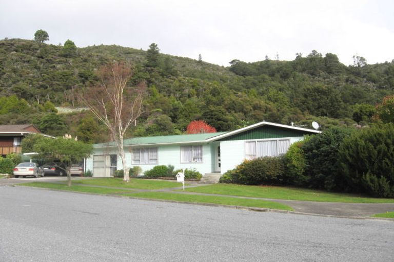 Photo of property in 80 Tawhai Street, Stokes Valley, Lower Hutt, 5019