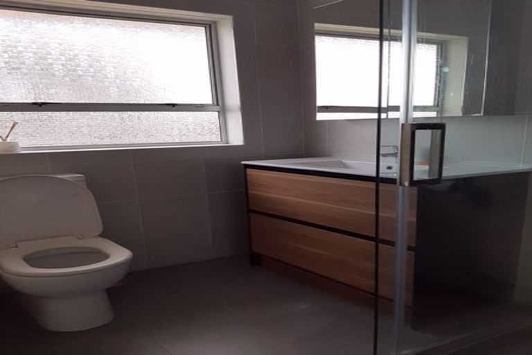 Photo of property in 2/127 Portage Road, New Lynn, Auckland, 0600