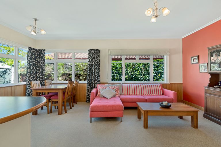 Photo of property in 166 Knowles Street, St Albans, Christchurch, 8052