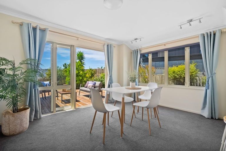 Photo of property in 43 Tuturu View, Ruakaka, 0116