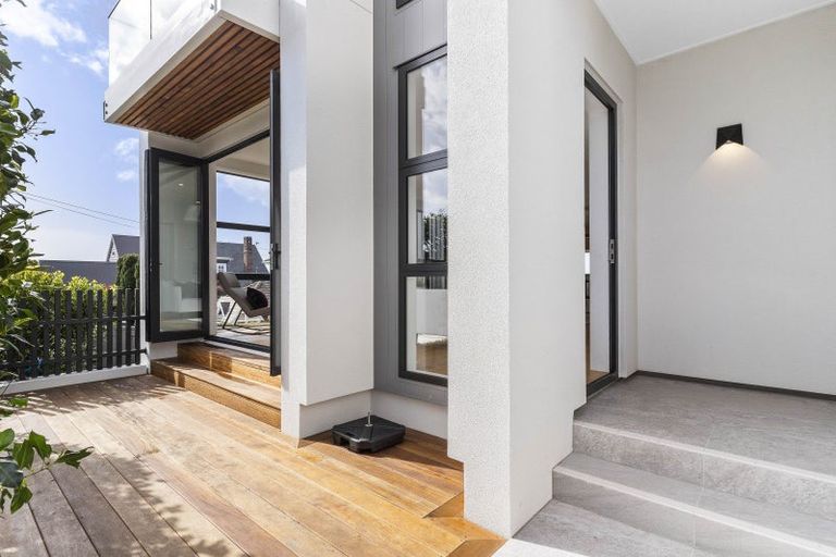 Photo of property in 16a Killarney Street, Takapuna, Auckland, 0622