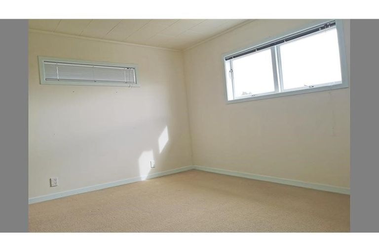 Photo of property in 592 Beach Road, Rothesay Bay, Auckland, 0630