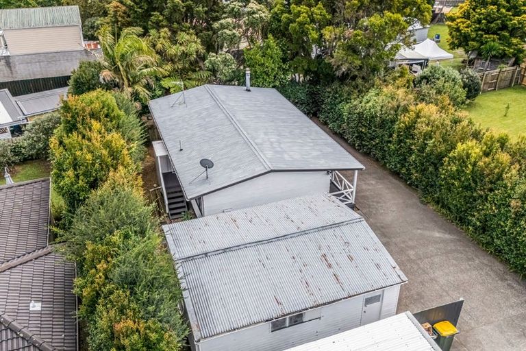 Photo of property in 1/47 Farquhar Road, Glendene, Auckland, 0602