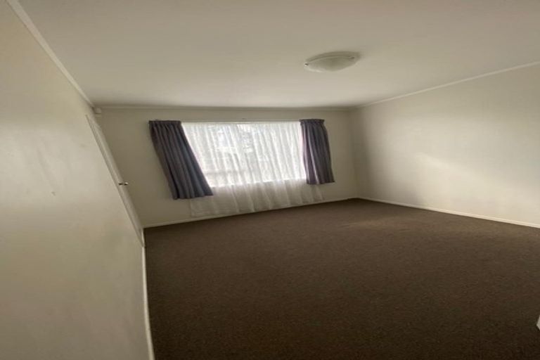 Photo of property in 21 Adel Place, Weymouth, Auckland, 2103