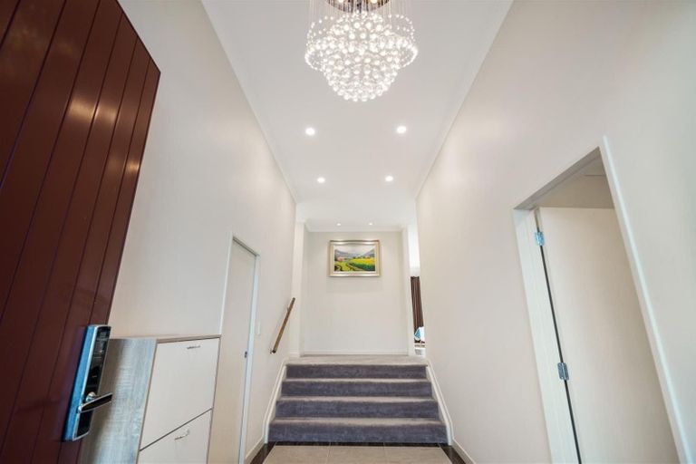 Photo of property in 6 Resolution Drive, Gulf Harbour, Whangaparaoa, 0930