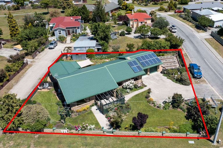 Photo of property in 77 Hazlett Street, Clyde, 9330