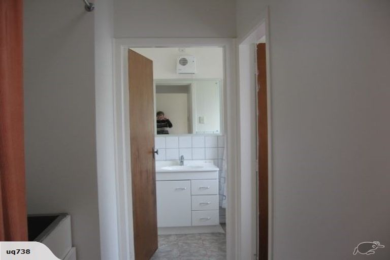 Photo of property in 25a Chetwode Grove, Newlands, Wellington, 6037