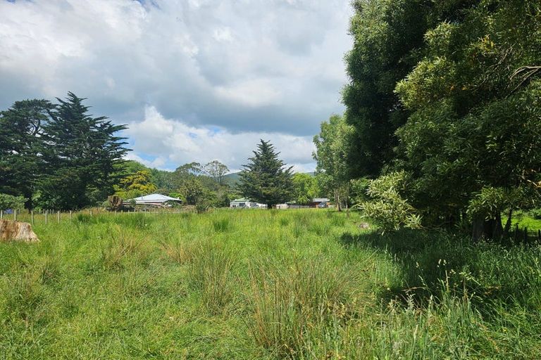 Photo of property in 855 Makerua Road, Tokomaru, Palmerston North, 4474