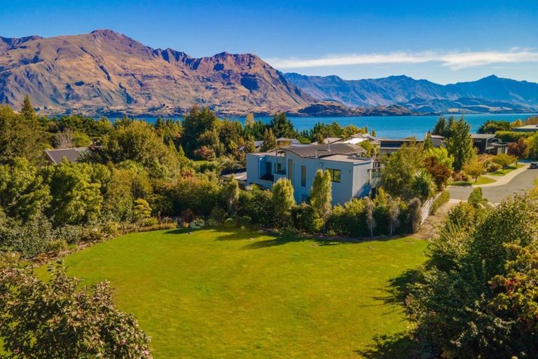 Photo of property in 10 Penrith Park Drive, Wanaka, 9305