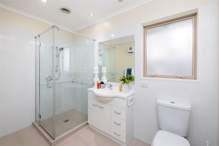 Photo of property in 6a Sunningvale Lane, Ilam, Christchurch, 8053