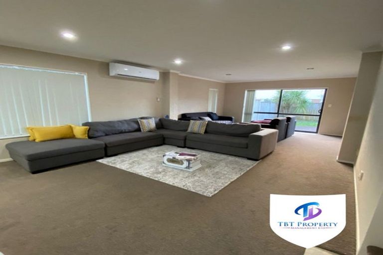 Photo of property in 36 Cyril French Drive, Flat Bush, Auckland, 2016